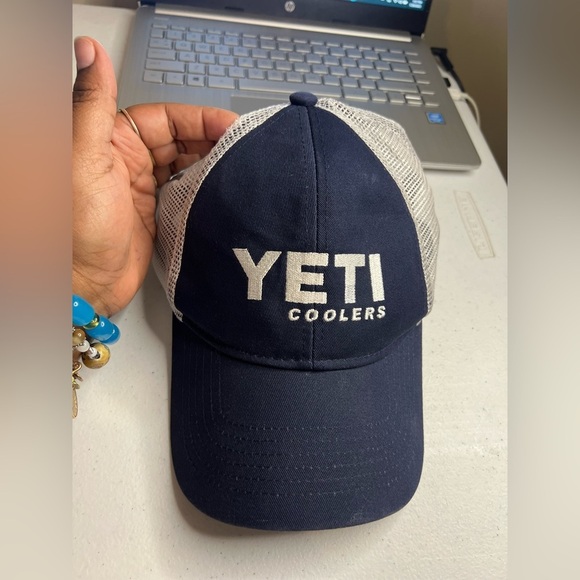 Yeti Coolers Branded Blue & White Trucker Snapback Hat Cap Adjustable Unisex - Picture 1 of 7